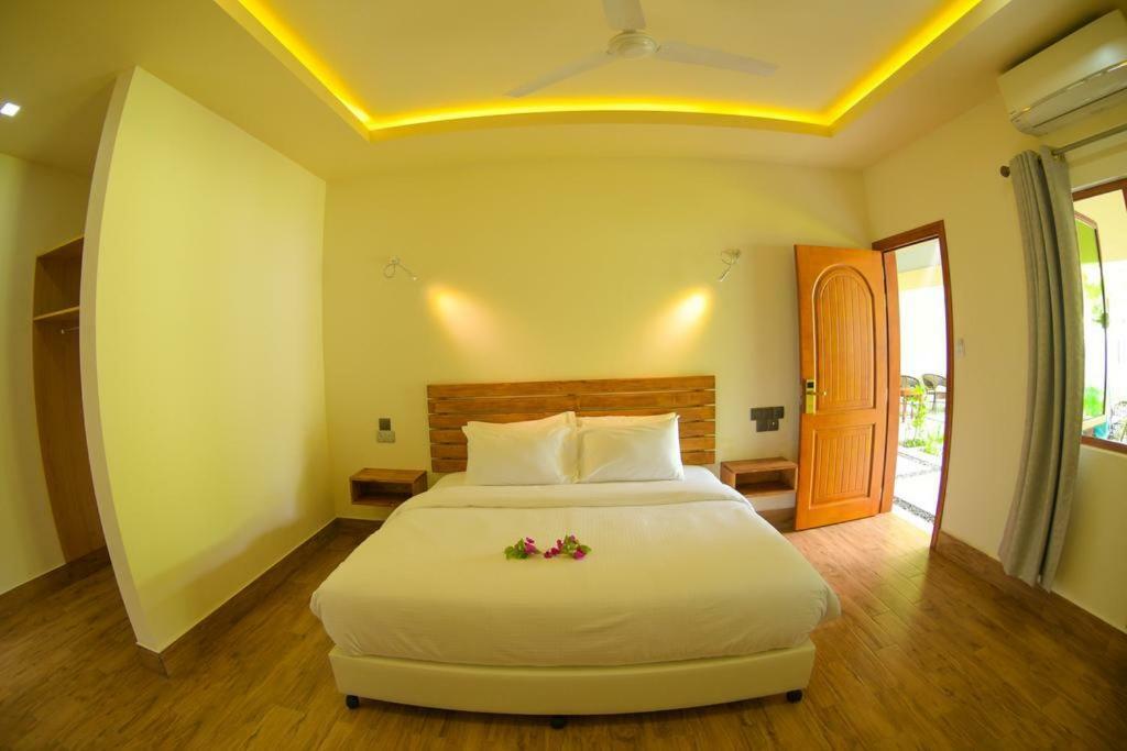 Tiger Shark Residence & Dive Fuvahmulah Exterior foto
